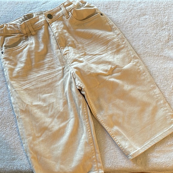 Khaki shorts - Picture 1 of 3